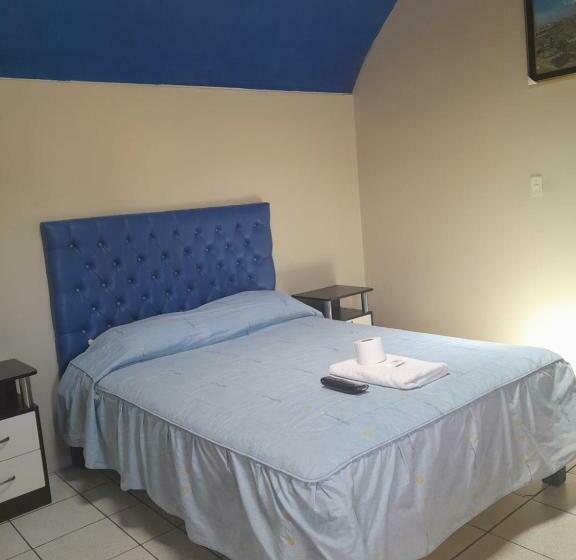 اتاق استاندارد, Hostal Flores