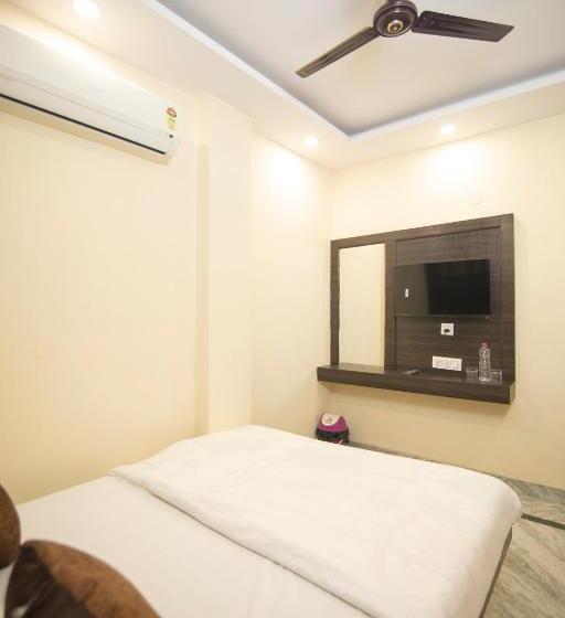 Deluxe Room, Siddharth A Boutique Guest House