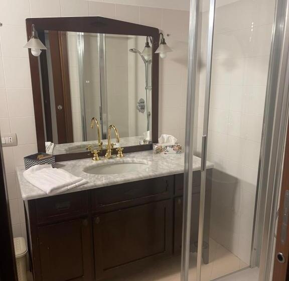 חדר משפחתי דלוקס, Mela E Pera