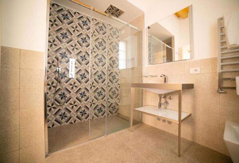 غرفة قياسية ثلاثية, Locanda Alberti