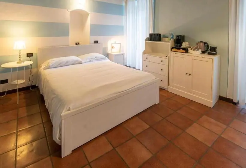 Standard Kolmen Hengen Huone, Locanda Alberti