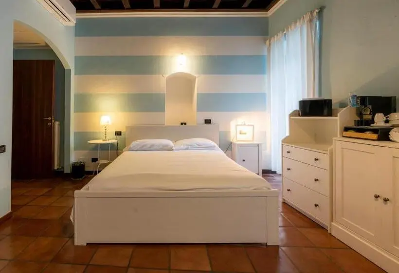Standard Kolmen Hengen Huone, Locanda Alberti