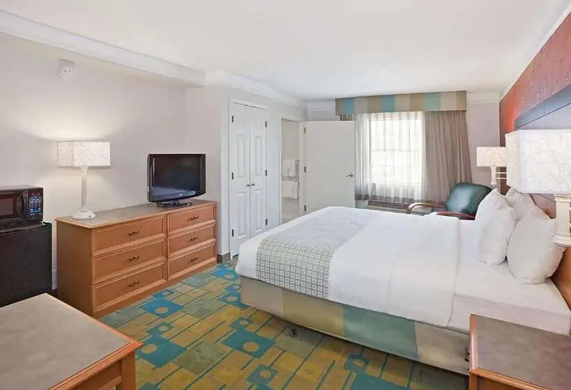 キングサイズベッドのデラックスルーム, Norwood Inn & Suites Merrillville