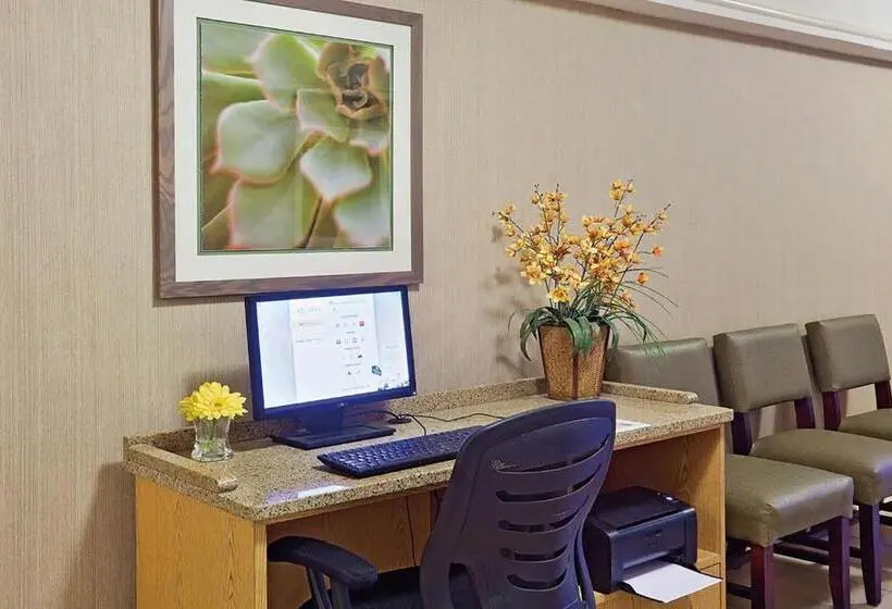 スタンダードルーム, Norwood Inn & Suites Merrillville