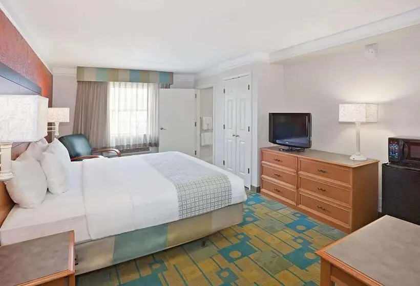 キングサイズベッドのデラックススイート, Norwood Inn & Suites Merrillville
