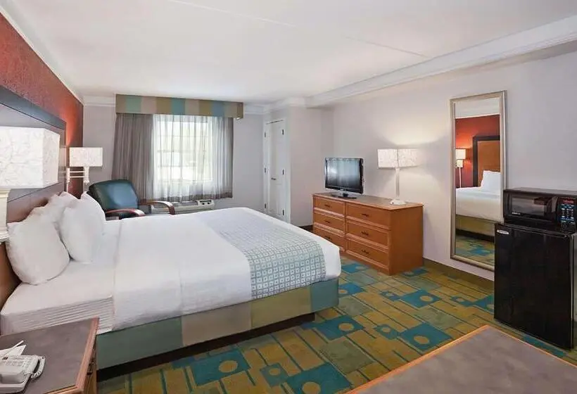 キングサイズベッドのデラックススイート, Norwood Inn & Suites Merrillville
