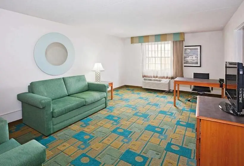 キングサイズベッドのデラックススイート, Norwood Inn & Suites Merrillville