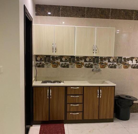 סוויטה, حكاية عبير للشقق المخدومة