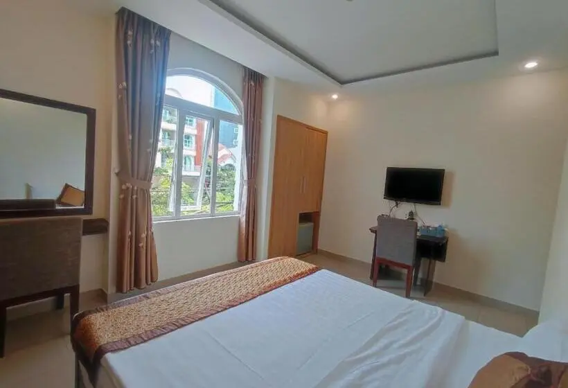 اتاق لوکس با چشم‌انداز دریا, Hương Trà Hotel Apartment