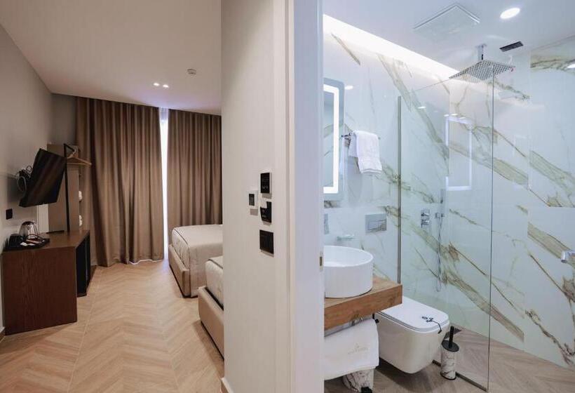 Трехместный Номер Стандарт с Балконом, Duka S