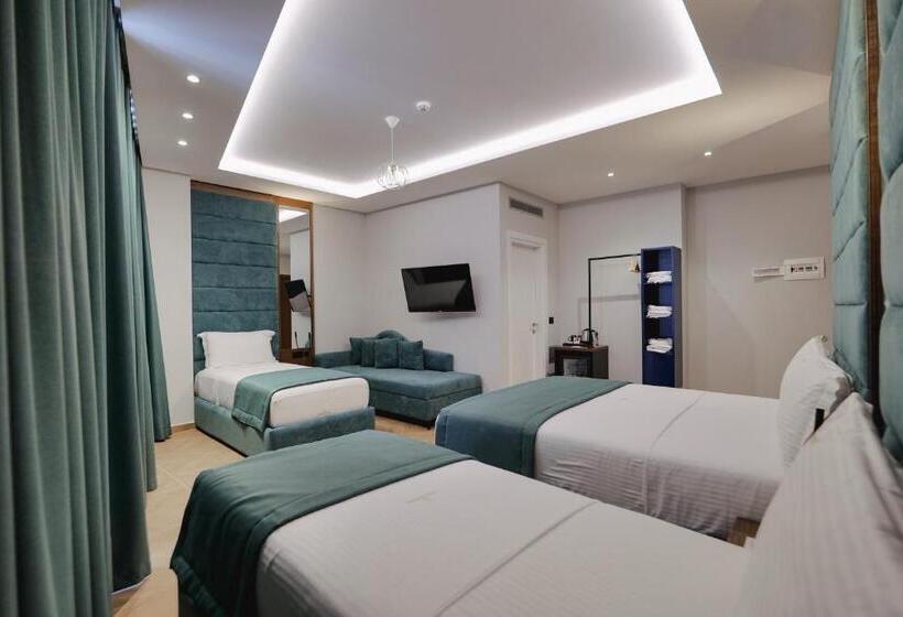 Четырехместный Номер Стандарт с Балконом, Duka S