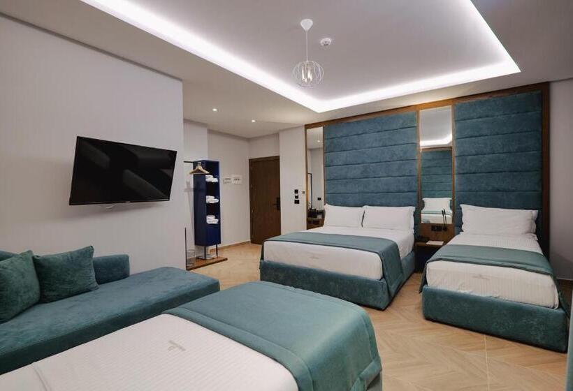 Четырехместный Номер Стандарт с Балконом, Duka S