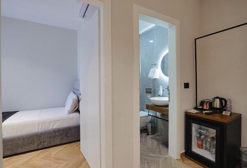 Четырехместный Номер Стандарт с Балконом, Duka S