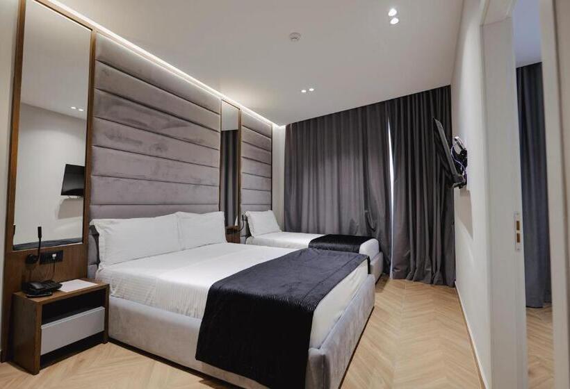 Четырехместный Номер Стандарт с Балконом, Duka S