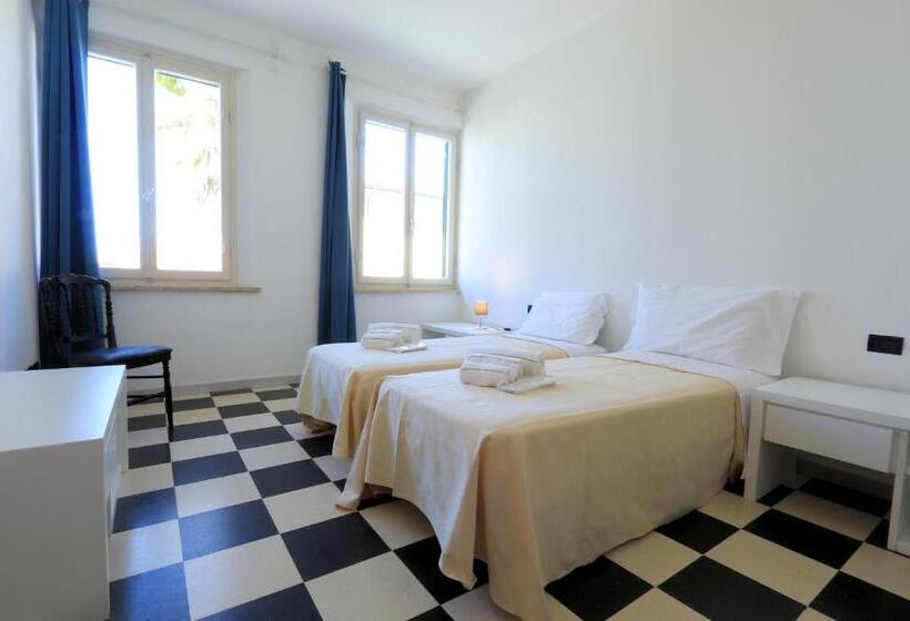 Family Suite, Bed And Parking Cecina Rooms
