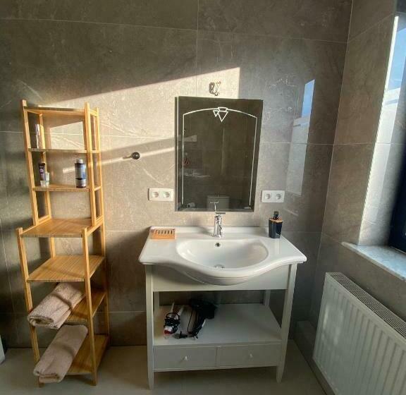 スタンダードルーム, Guesthouse Luis Met Gedeelde Badkamer En Keuken