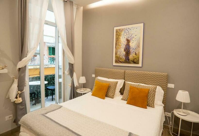 اتاق لوکس با بالکن, Covo Di Levante