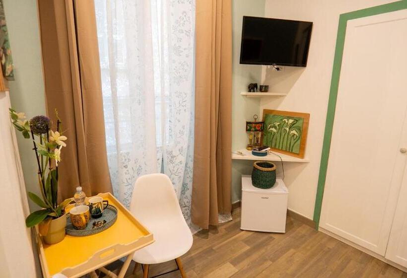 اتاق لوکس, Covo Di Levante