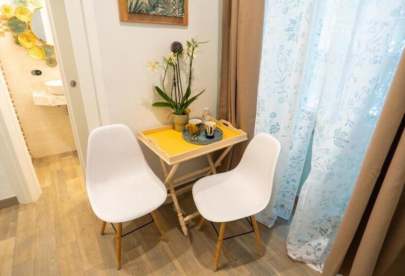 اتاق لوکس, Covo Di Levante