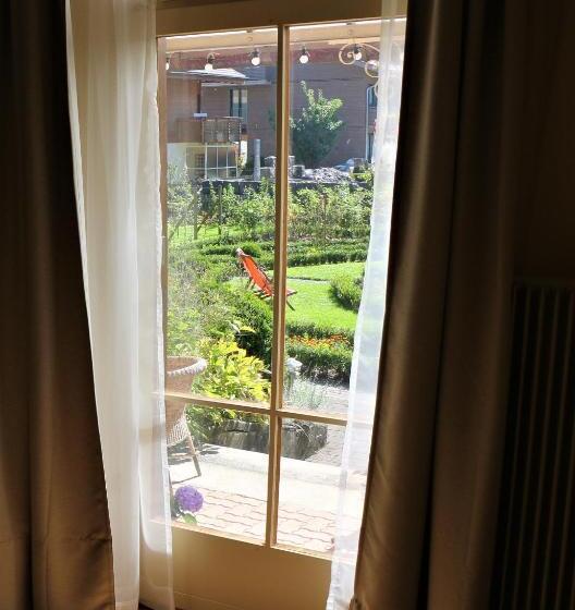 Люкс Вид на Сад, Alpenrose Hotel And Gardens
