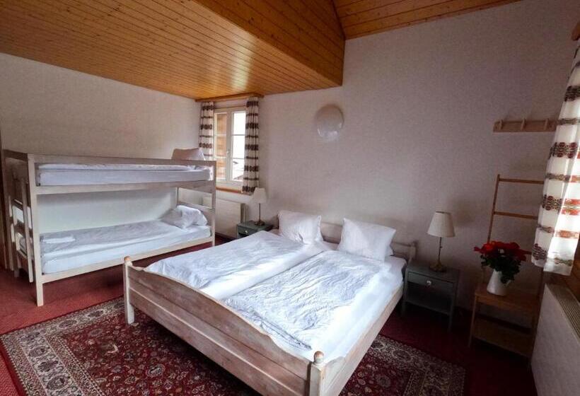 חדר סטנדרט לארבעה, Alpenrose Hotel And Gardens