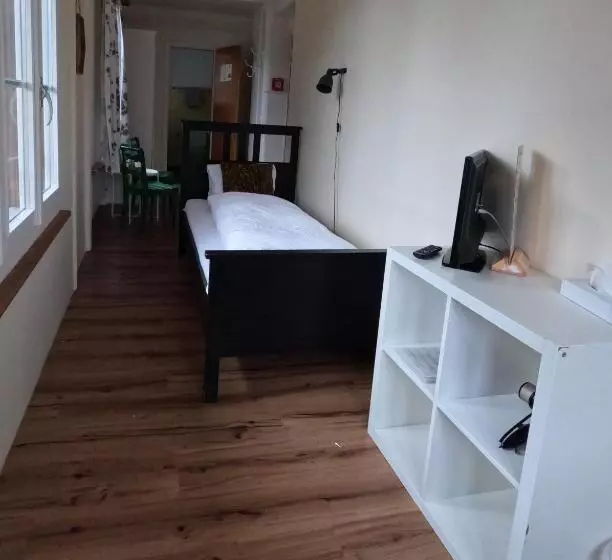Standard Yhden Hengen Huone, Alpenrose Hotel And Gardens