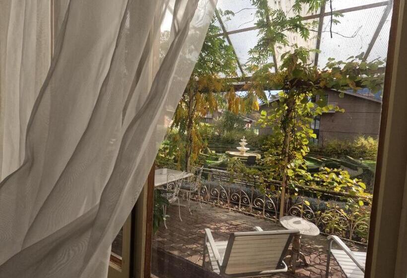 חדר סטנדרט, Alpenrose Hotel And Gardens