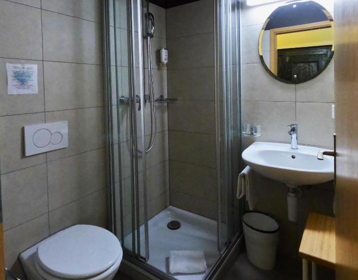 חדר סטנדרט, Alpenrose Hotel And Gardens