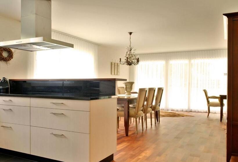 דירת שלושה חדרים, Belle Epoque Hotel Victoria & Apartments