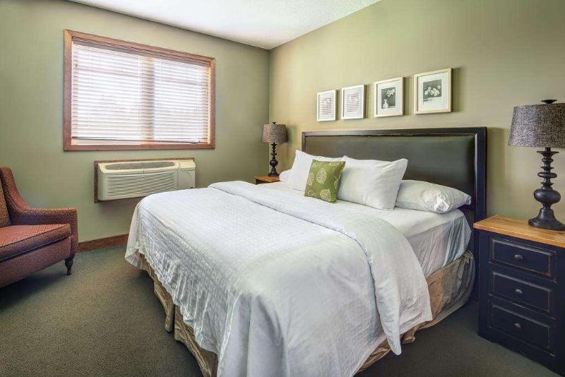 سوئیت 2 خوابه, Bighorn Meadows Resort