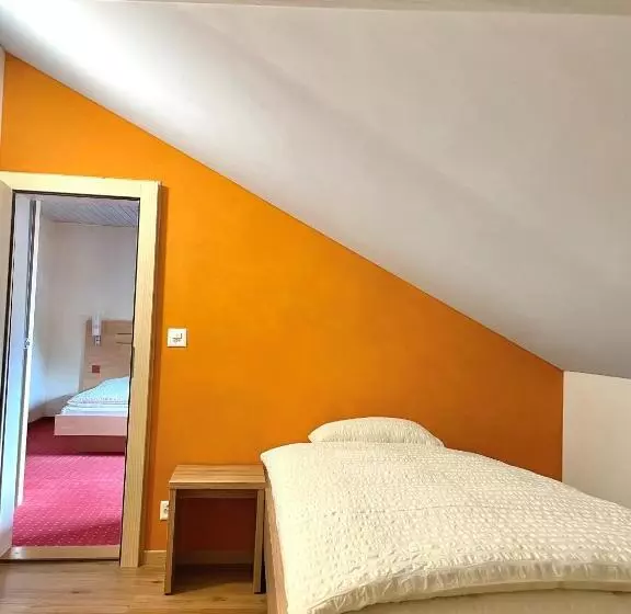 ファミリールーム, Boutique Und Bier Hotel Des Alpes