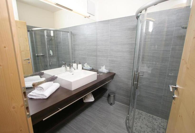 חדר סטנדרט יחיד, Gasthof & Hotel Wolfsegger