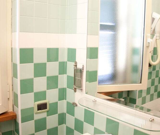 חדר סטנדרט לשלושה, Albergo Da Benedetta