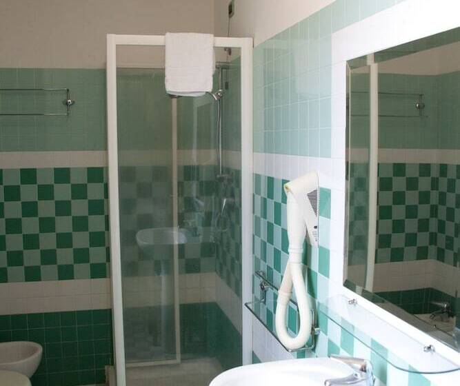 חדר סטנדרט לארבעה, Albergo Da Benedetta