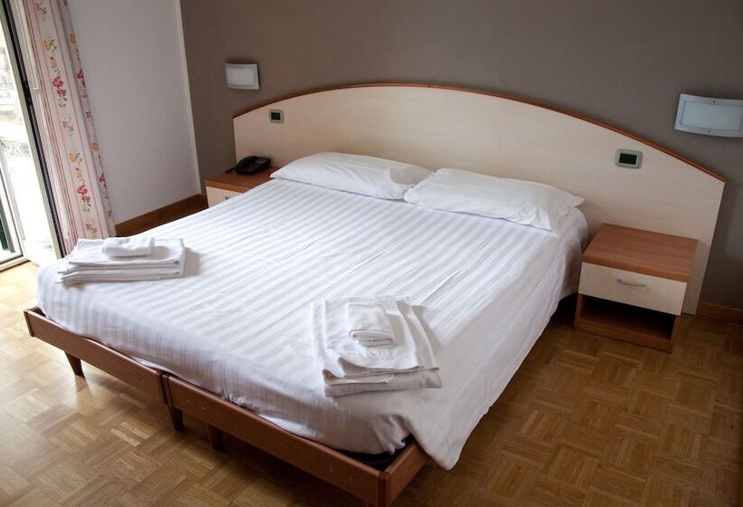 חדר סטנדרט לארבעה, Albergo Da Benedetta