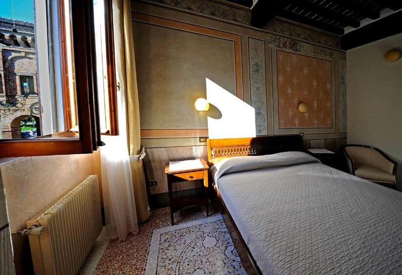 סוויטת ג'וניור, Albergo Giulia Gonzaga