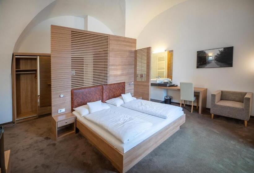 Номер Стандарт, Altes Kloster