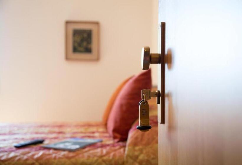 غرفة قياسية فردية, Antica Croce   Gardaslowemotion