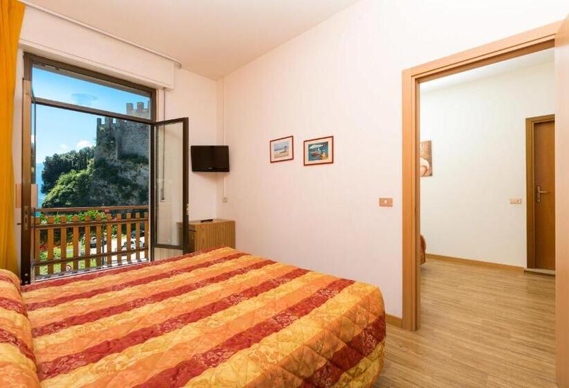 غرفة عائلية, Antica Croce   Gardaslowemotion