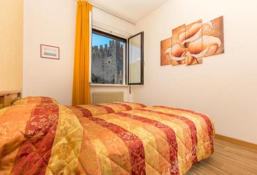 غرفة عائلية, Antica Croce   Gardaslowemotion