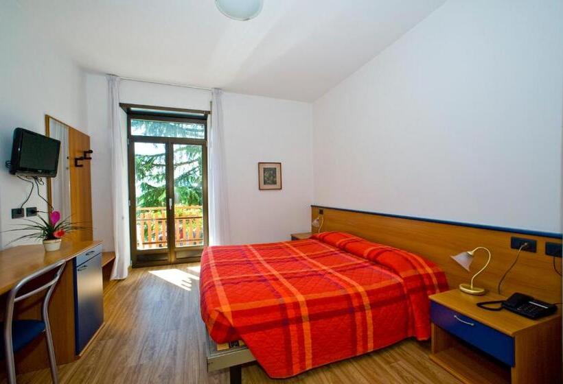 غرفة قياسية ثلاثية ذات اطلالة, Antica Croce   Gardaslowemotion