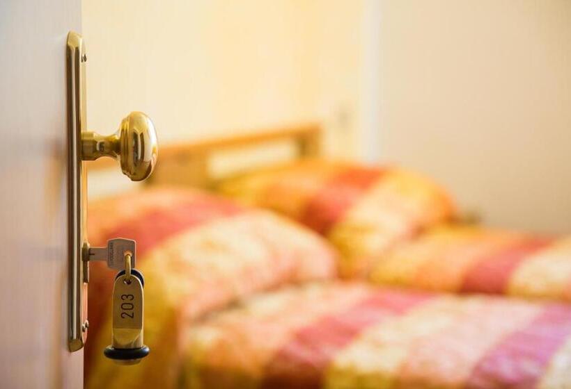 غرفة عائلية, Antica Croce   Gardaslowemotion