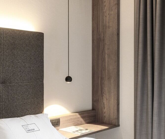 Номер Стандарт, Christof