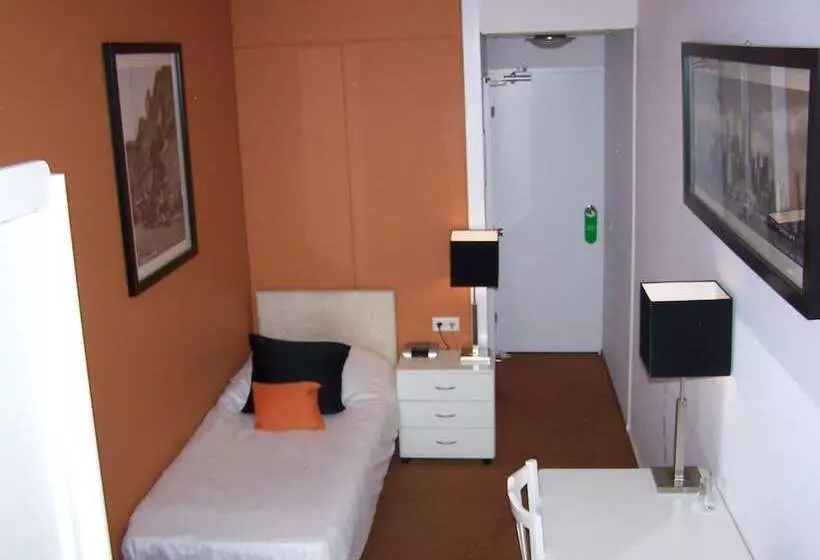 Standard Single Room, De Keizerskroon Hoorn