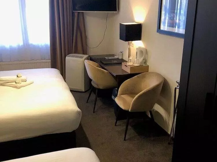Standard Triple Room, De Keizerskroon Hoorn