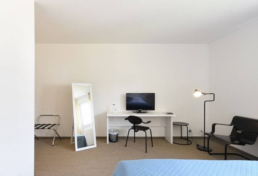 חדר משפחתי, Des Mosaiques