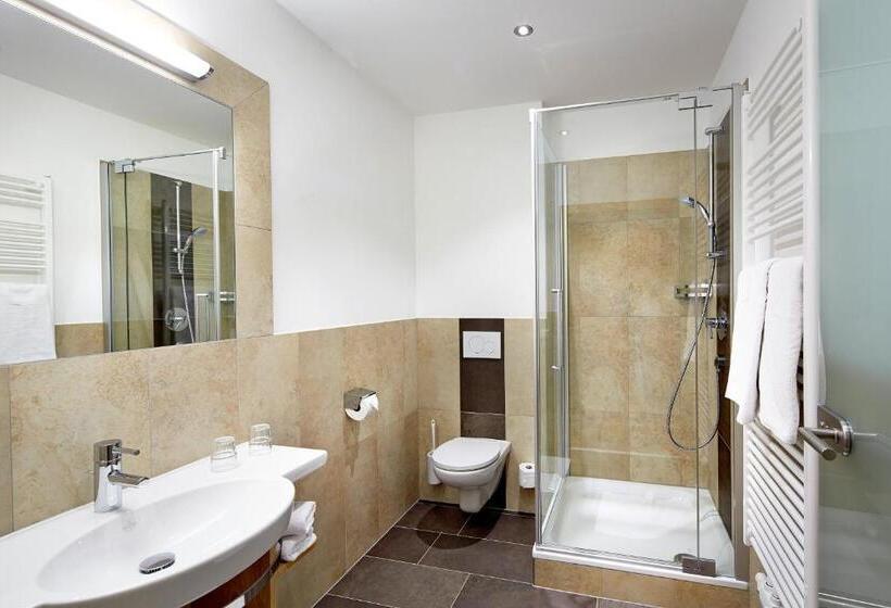 חדר קומפורט, Flatscher