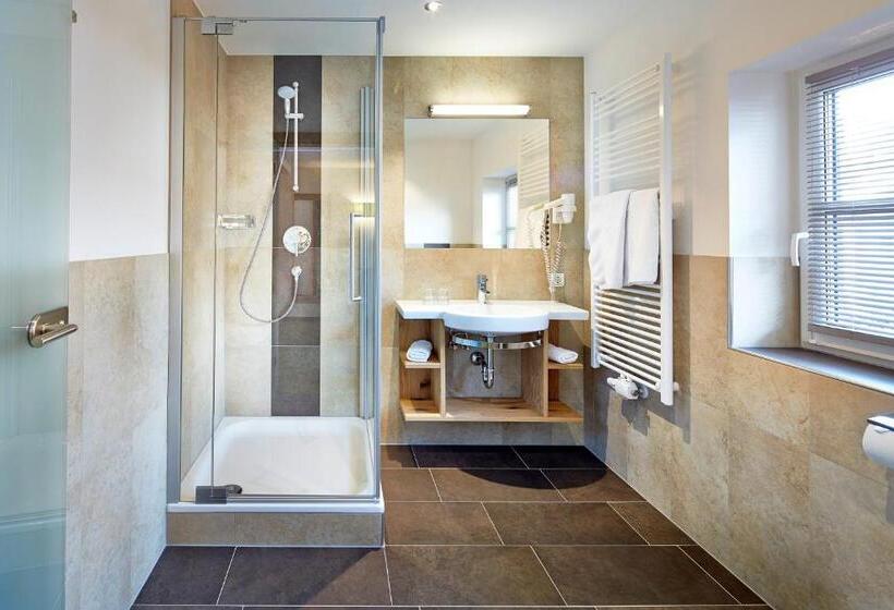 חדר קומפורט, Flatscher