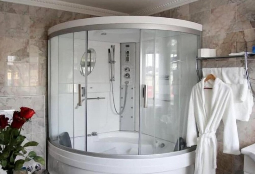 جناح, Höckner Plaza