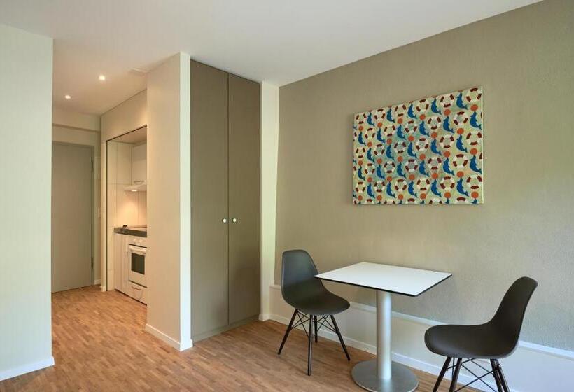 سوییت خانوادگی, Hine Adon Fribourg